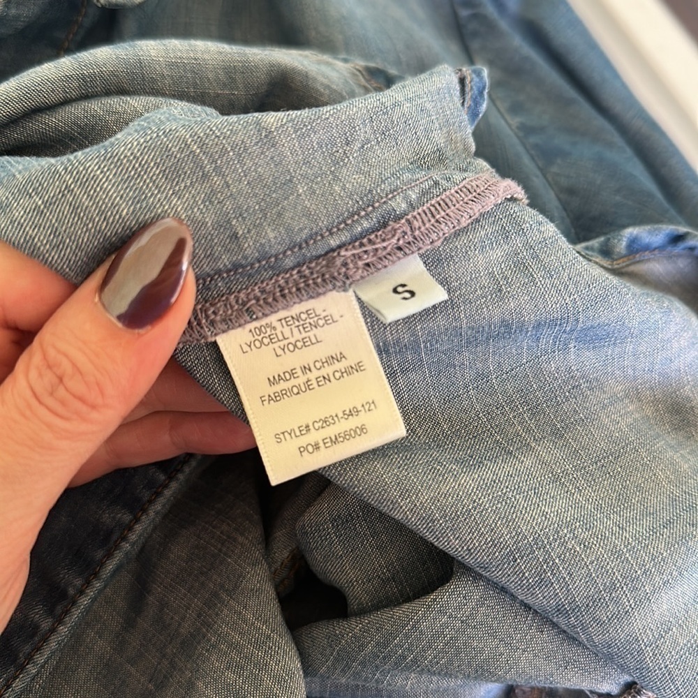 Cloth & Stone Chambray Split Back Button Down Lon… - image 8